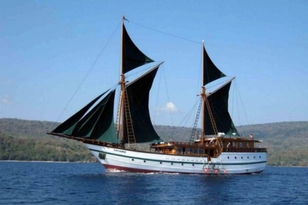 KLM TAMBORA